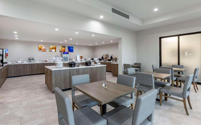 Comfort Suites Scottsdale Talking Stick Entertainment District