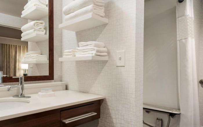 Hampton Inn Lincoln Airport