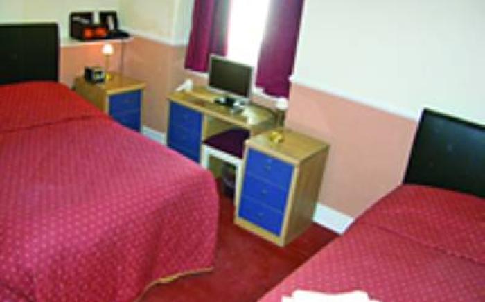 Adelphi Hotel