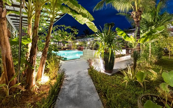 BANANA RESORT