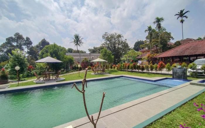Villa Batu Tua Puncak Mitra RedDoorz