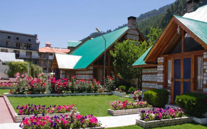 Family Cottages Manali - 03 BHK