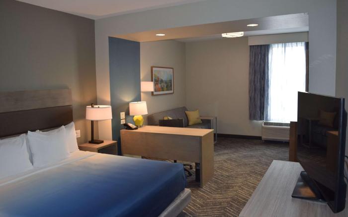 La Quinta Inn & Suites by Wyndham Middletown-Goshen