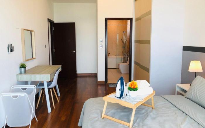 Paragon Suite, Seaview Room by Antlerzone