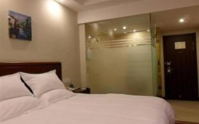 GreenTree Inn Jingdezhen Square North Road Express Hotel
