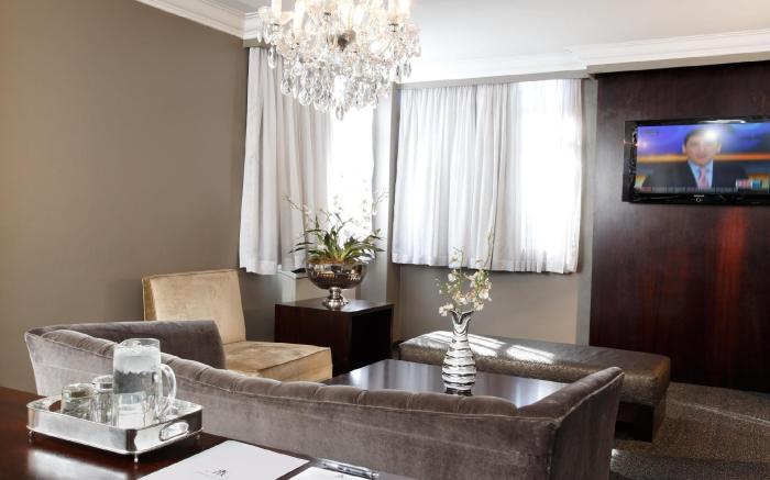Manhattan Hotel
