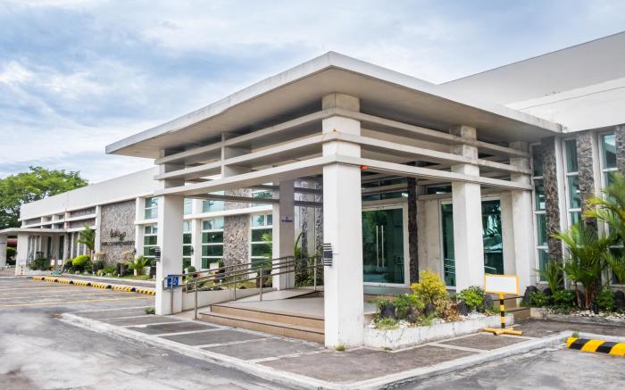 La Piazza Hotel and Convention Center