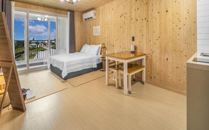 Jeju Timberhouse Pension