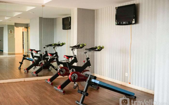Nice & Warm 1BR Belmont Residence Puri By Travelio