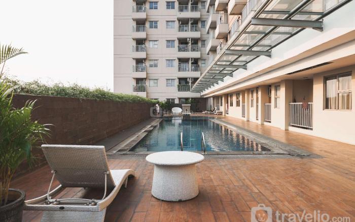 Nice & Warm 1BR Belmont Residence Puri By Travelio