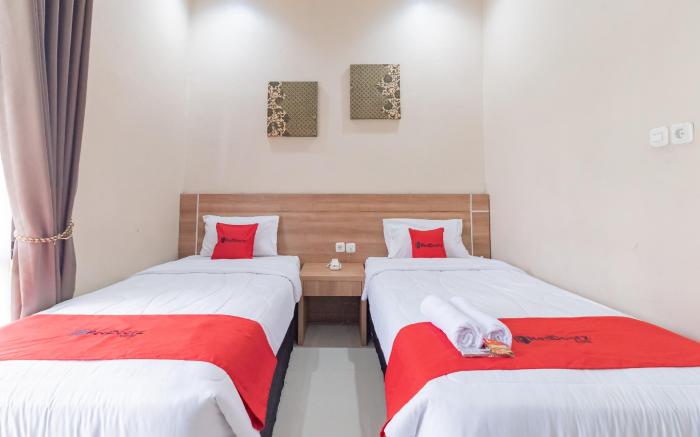 RedDoorz Premium @ Griya Inkoppabri Cisarua Puncak