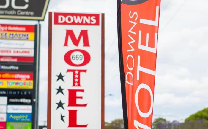 Downs Motel