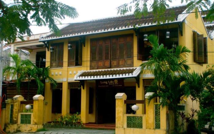 Long Life Riverside Hotel