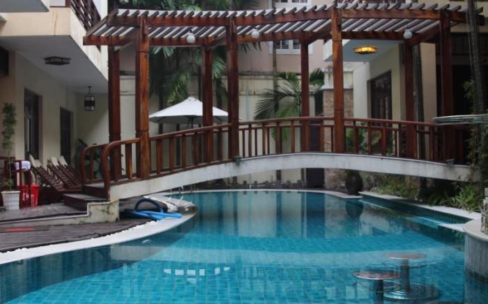 Long Life Riverside Hotel