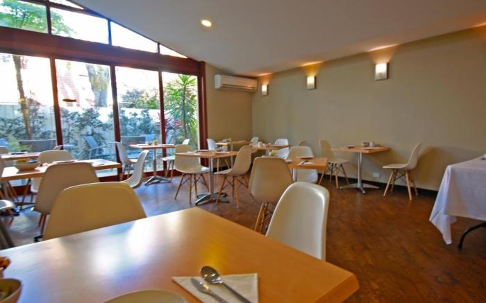 Cremorne Point Manor Hotel