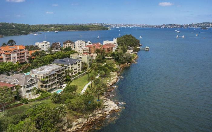 Cremorne Point Manor Hotel