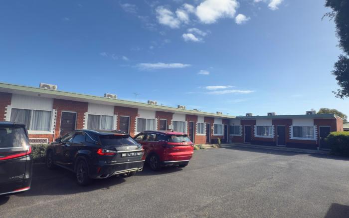 Beachcomber Motel & Apartments