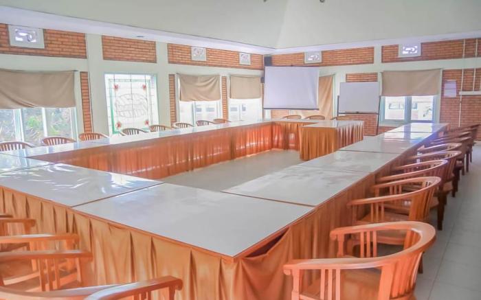 Urbanview Hotel Syariah Insani Cisarua Puncak