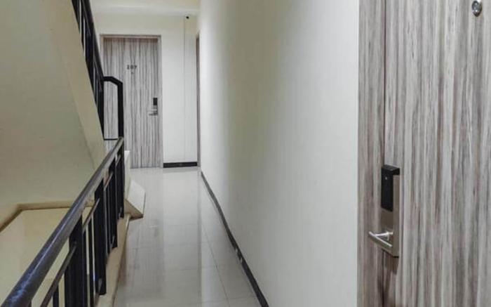 RedDoorz @ Galaxy Bumi Permai Surabaya