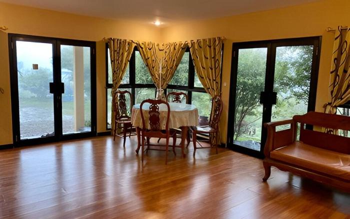 CitrusHill Family Glamping & Villa Syariah Kebun Lemon