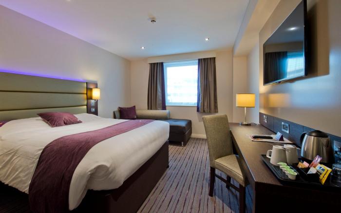 Premier Inn Cheltenham Town Centre