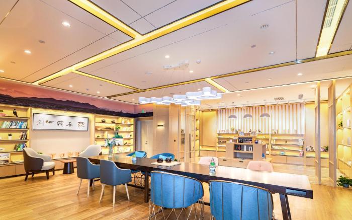 Atour Hotel Weihai City Center