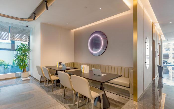 Atour Light Hotel Gulou Xuanwu Lake