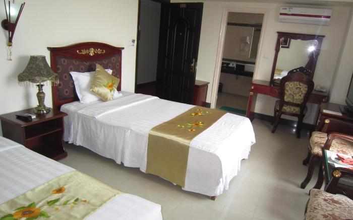 Classic Hoang Long Hotel
