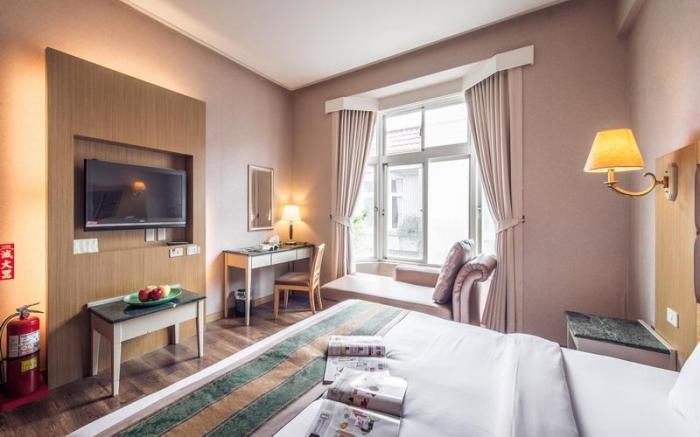 Travel Road Hotel