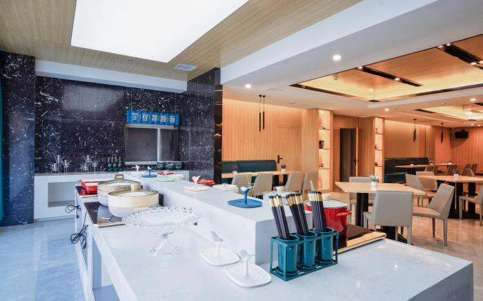 Starway Hotel Wenxi Swimming Pool