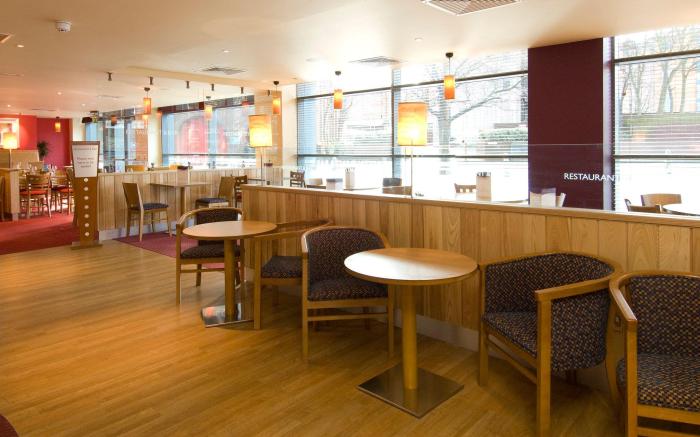 Premier Inn Leicester City Centre - Train Station