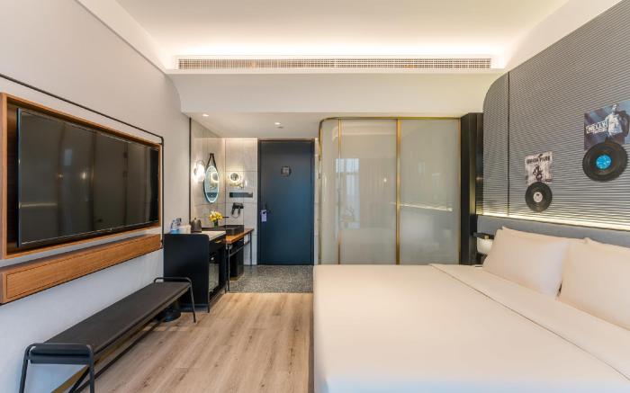 Atour X Hotel Suzhou Panmen Scenic Area Renmin Bridge South Metro Station