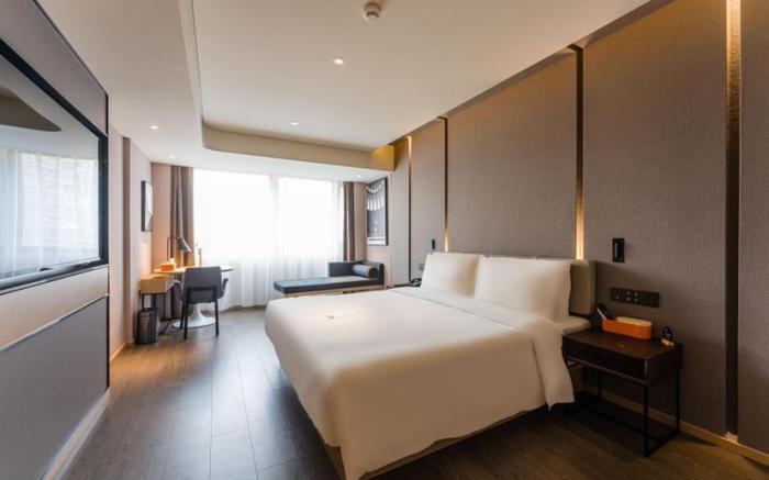 Atour Hotel Shanghai Daning International Plaza