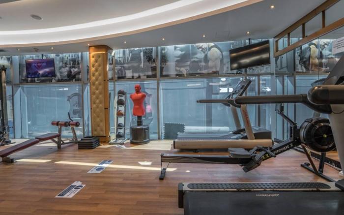 Luxury Apartment in the Iconic Park Towers