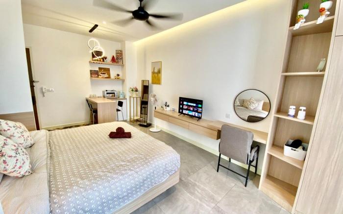 MWHolidayA1833A(Sunset)CozySuites Sea+CityView