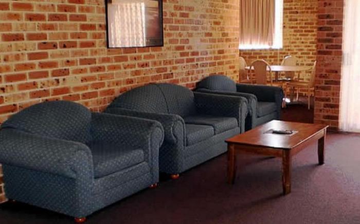 Lake Haven Motor Inn and Palms Restaurant
