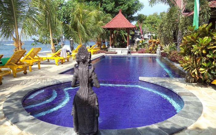 Tradisi Beach Front Villas