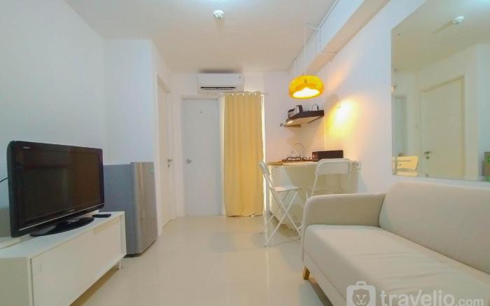 Cozy Living & Simply 2BR Bassura City By Travelio