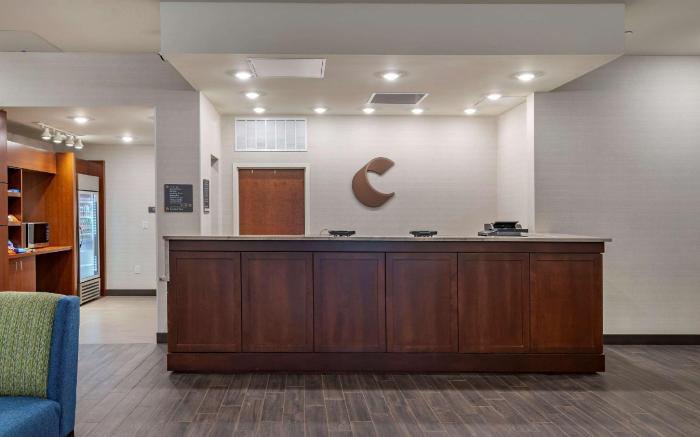 Comfort Suites