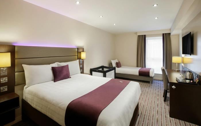 Premier Inn Livingston - M8 Jct3