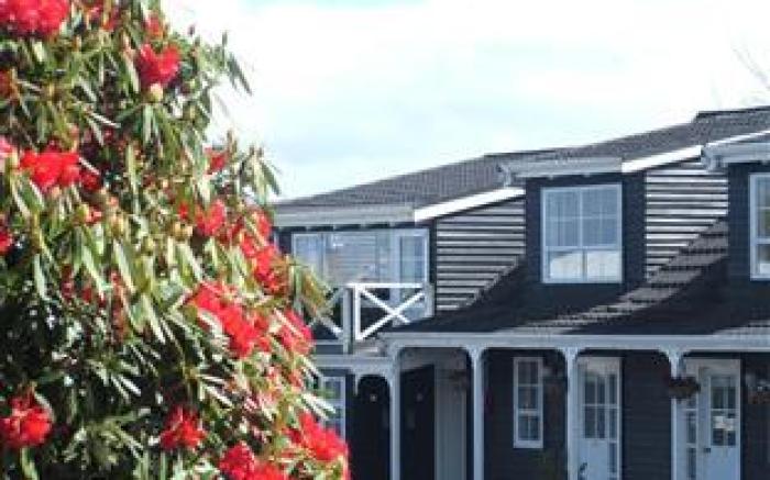 Cottage Mews Motel