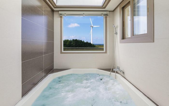 Jeju BasaFan Spa Pension