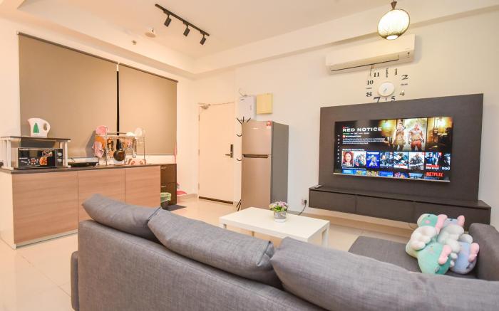 Lush Suite by Nest Home [Legoland • High Level]