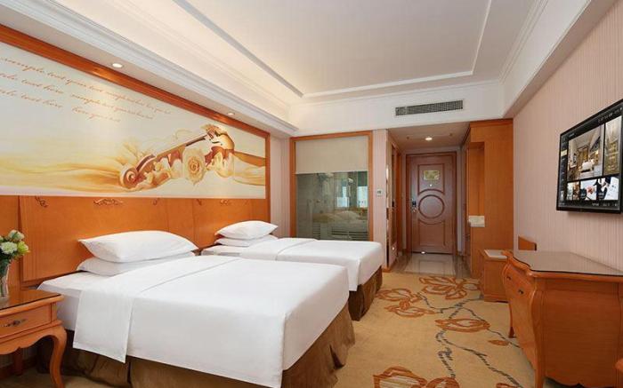 Vienna Hotel Xi'an Xijing Hospital Tonghuamen Metro Station