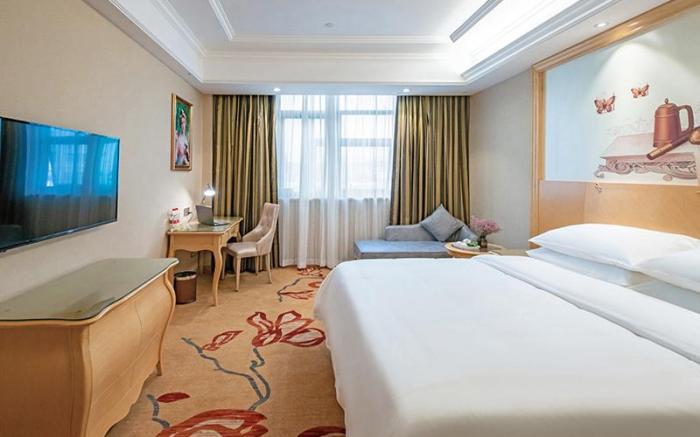 Vienna Hotel Hubei Yidu Jiefang Building