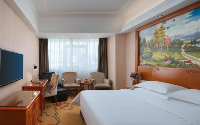 Vienna Hotel Shandong Zhangqiu Ancient City Baimaiquan