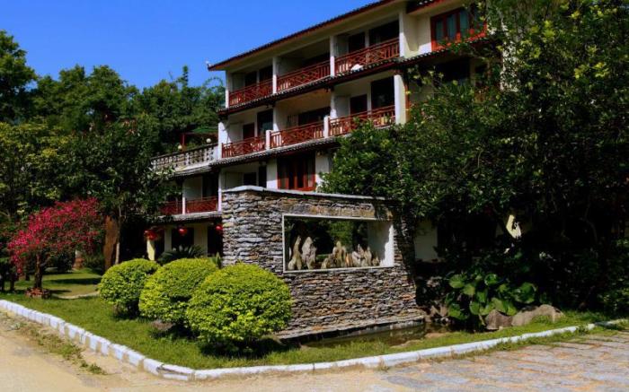 Yangshuo Snow Lion Riverside Resort