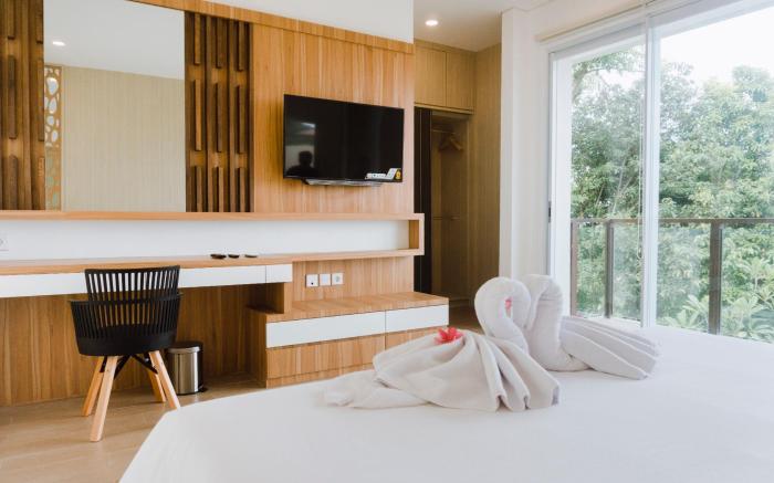 MELASE HILL VILA
