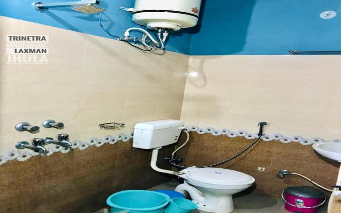 OYO HOME 84603 Trinetra Guest House
