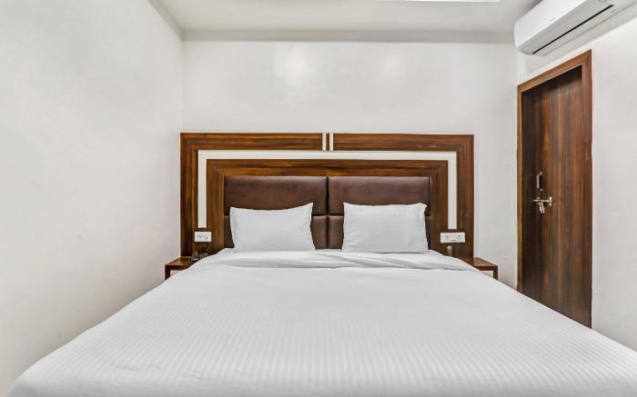 Super Collection O Yamuna Palace Near Gomti Riverfront Park
